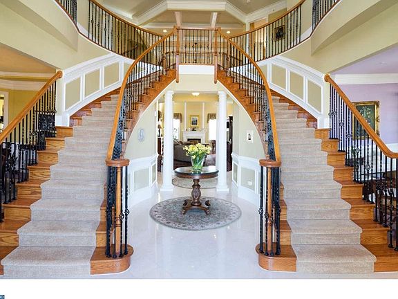 3rd image of 148 Jane Chapman Dr W