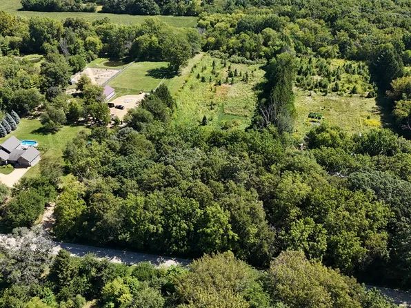 8N475 Kendall Rd, Elgin, IL 60124