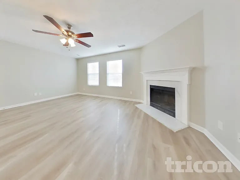 5004 Millpond Ct — Photo 2