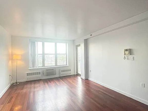 2nd image of 21-24 Newtown Ave #4