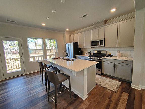 4th image of 2025 Sandwood Loch Dr