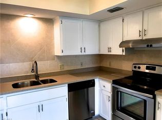 3923 SE 11th Ave APT 305, Cape Coral, FL 33904