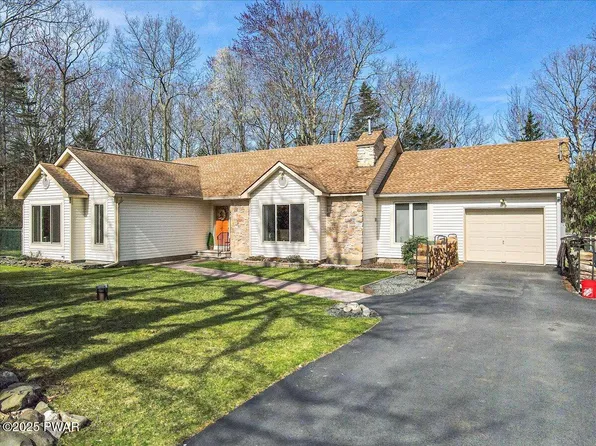 205 Flatbrook Way, Milford, PA 18337