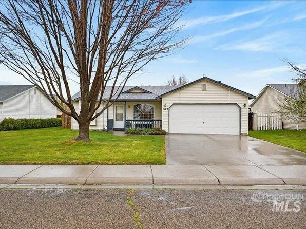 820 Valley St, Middleton, ID 83644