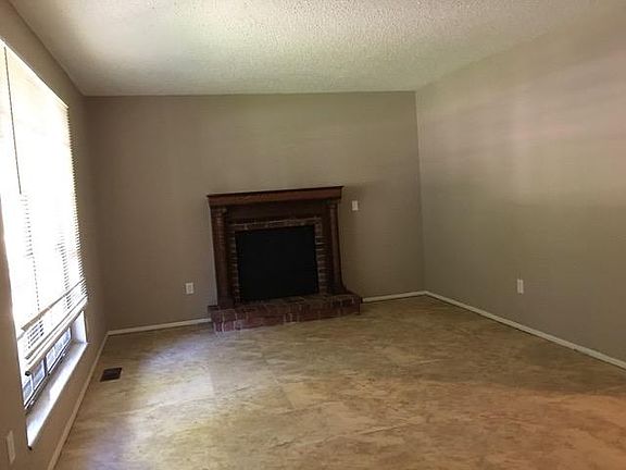 2nd image of 11625 Mimeaux Dr