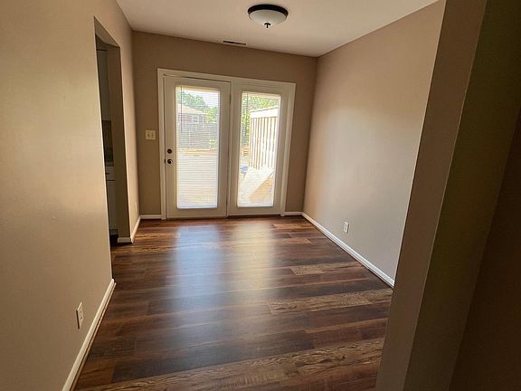 4th image of 253 Woodhill Ln APT 2