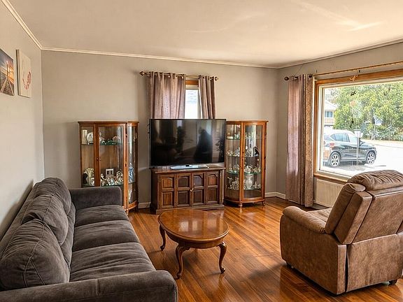 4th image of 10 Bascom Drive