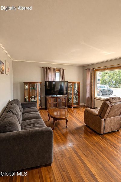 4th image of 10 Bascom Drive