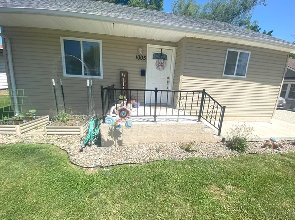 1005 Glen Ave, Henry, IL 61537