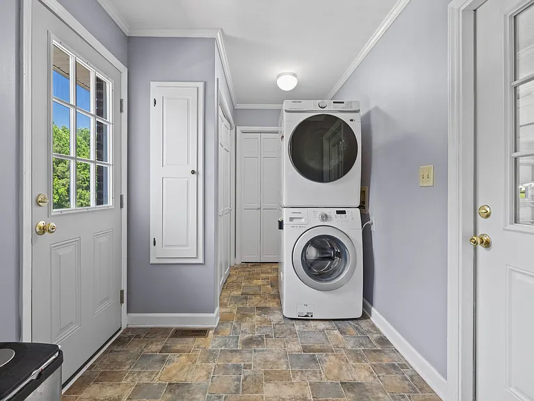 3010 Eaker Dr — Photo 13