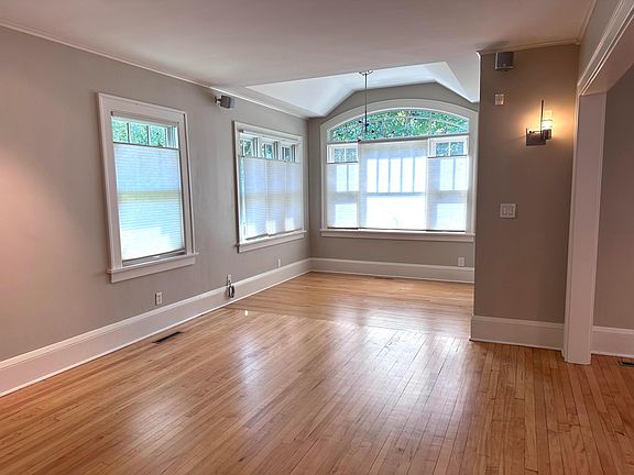 3rd image of 4937 Logan Ave S