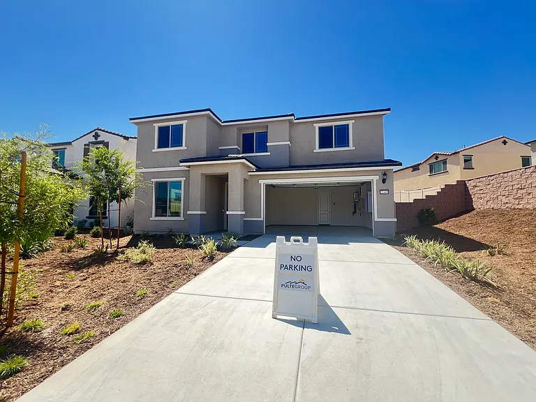 21469 Thomas Ct — Photo 2