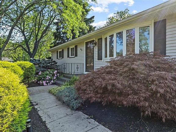 5th image of 43 Westwood Dr