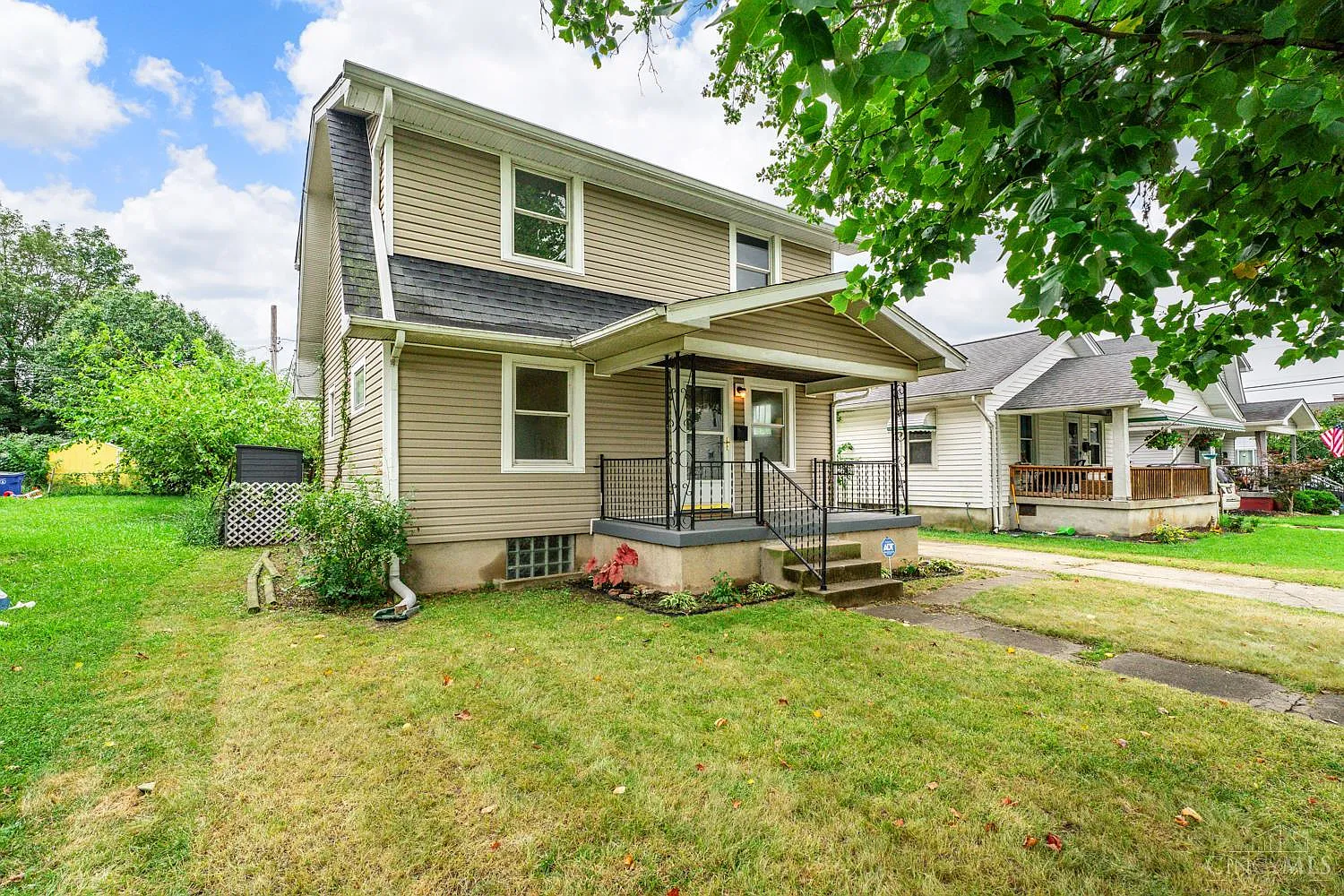 2562 Freeman Ave photo 1