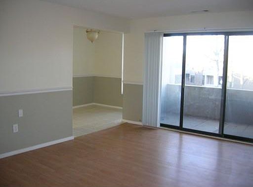 5th image of 60 Shrewsbury Green Dr Unit K