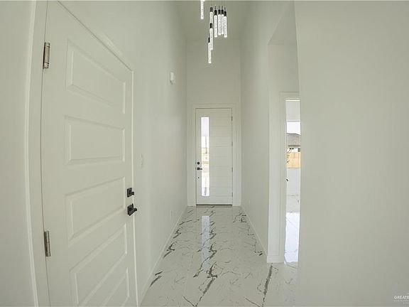 3rd image of 810 Olivia Dr