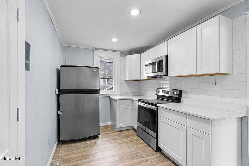 3rd image of 2422 Lavin Court