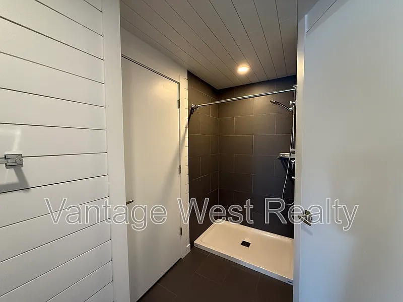 Studio, 1.0 bath, $1,400 — Photo 4
