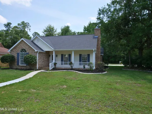 7343 Anela Dr, Diamondhead, MS 39525