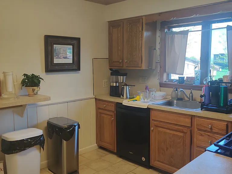 1626 Mount Pleasant Rd — Photo 5