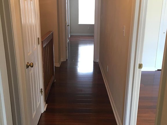 3rd image of 426 Belmont Cir