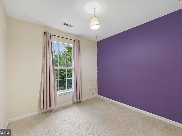 1724 Emory St — Photo 22