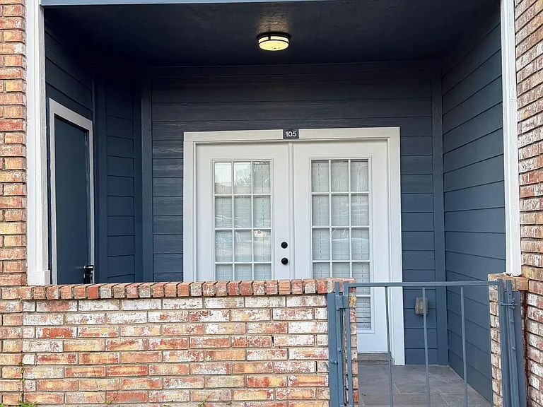 2323 Fairwind Rd #105 — Photo 32