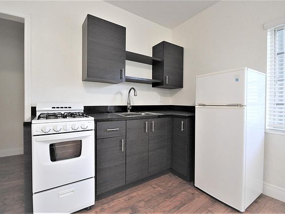 5th image of 7135 Carlyle Ave APT 6