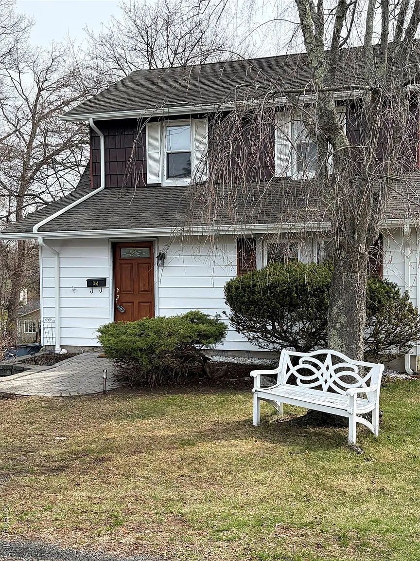 34 Mountainview Avenue photo 1