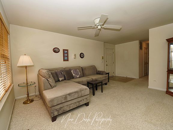5th image of 1123 N Red Oak Cir Unit 2