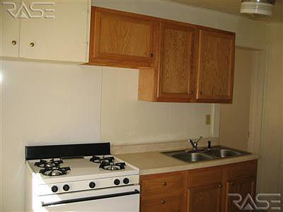3rd image of 621 W 21st St #621
