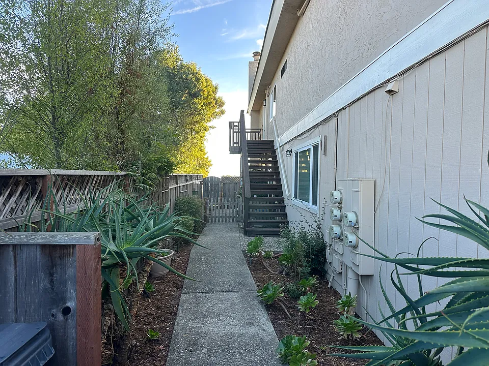 261 Sea Ridge Rd #2