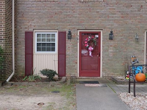 2nd image of 501 Cambridge Ct