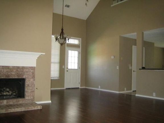 2nd image of 10401 Morton Ct