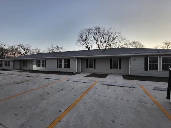 100 S Wedel Ave, Moundridge, KS 67107