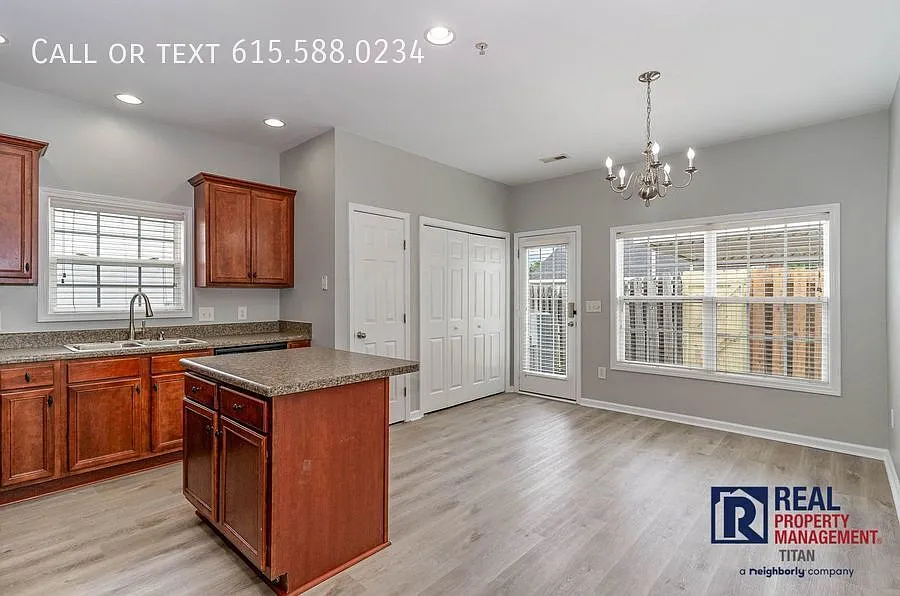 50% Off First Month's Rent - Walk To School 3 Br/2 Ba Villa In The Townhomes Of Chapman's Retreat — Photo 4