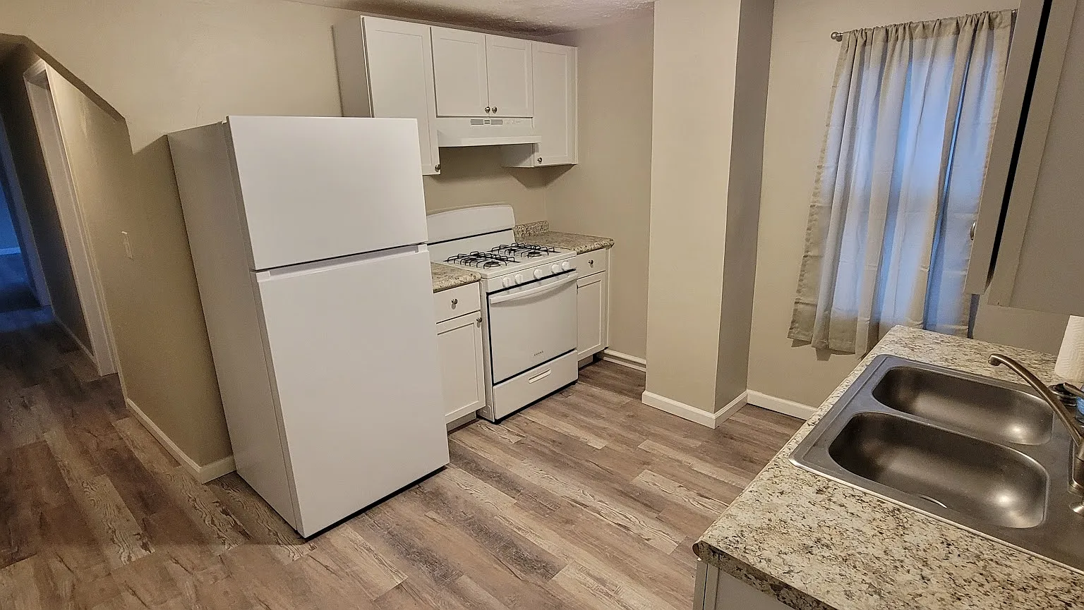 2 bed, 860 sqft, $975 — Photo 1