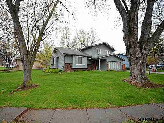2nd image of 802 Douglas Dr