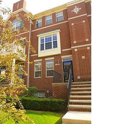 3rd image of 3204 Newbury Pl #1