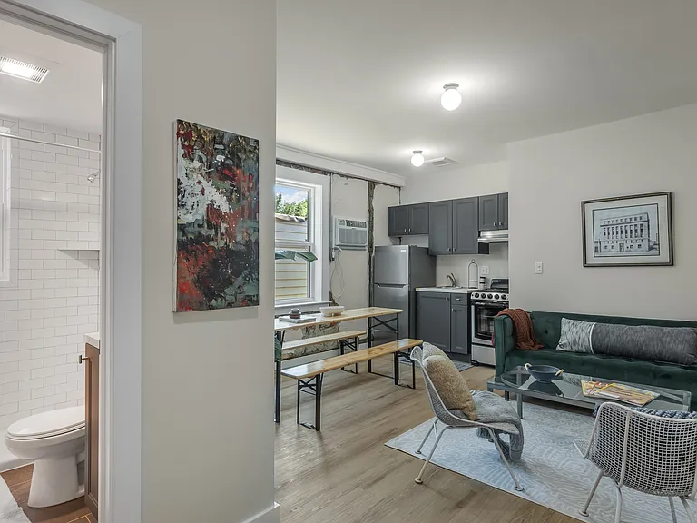 2055 Vinewood St #3 — Photo 2