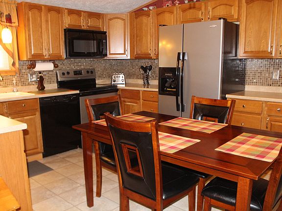4th image of 981 Brenda Dr