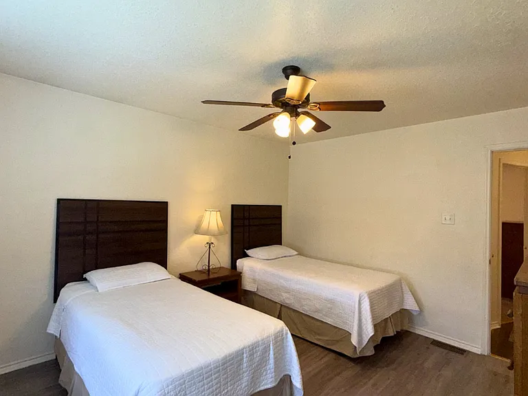 4104 Terri Linn Dr #B — Photo 5