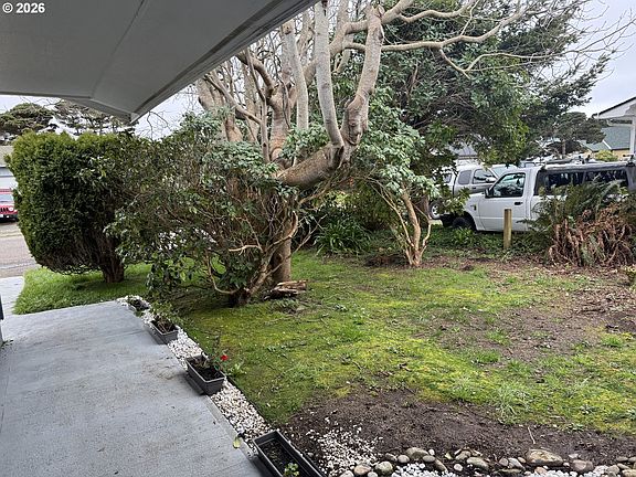 2nd image of 870 12th St SW
