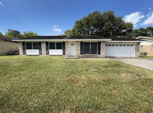 2007 Mission Dr, Victoria, TX 77901