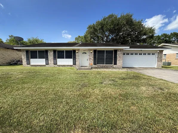 2007 Mission Dr, Victoria, TX 77901