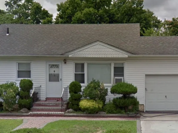 187 Urban Avenue, Westbury, NY 11590