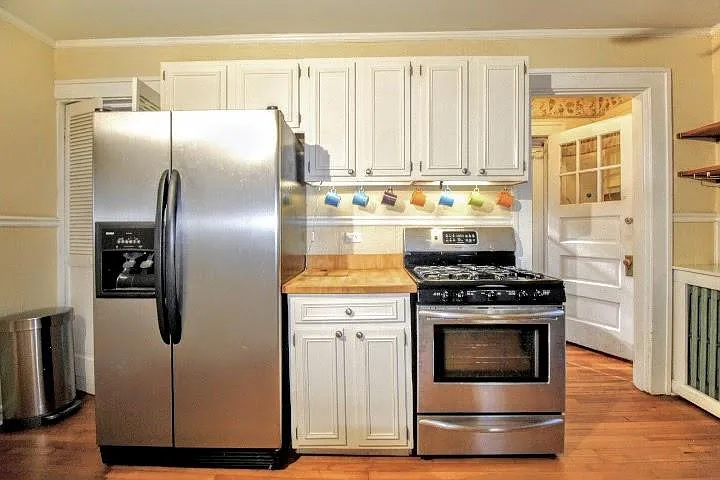 8 Colonial Pl — Photo 9