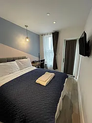 308 East 52nd Street, #R