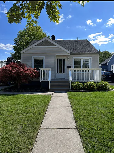 2404 Rowland Ave Photo 1