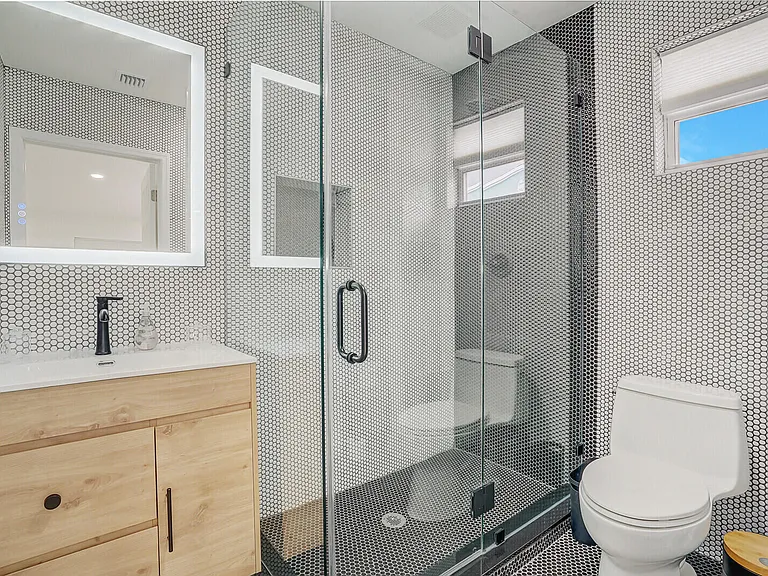 340 Summa St — Photo 16